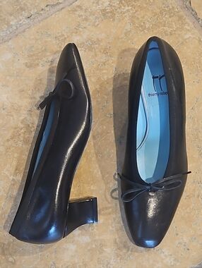 Thierry Rabotin Black Leather Low Heels Size 35 1/2 / 5.5 Made in Italy